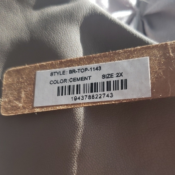 NWT SKIMS Faux Leather Bralette - Size 2X - Picture 3 of 3